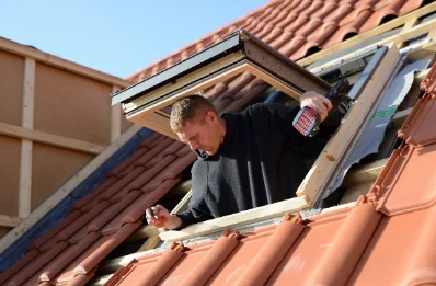 Pose de fenêtres de toit Velux à Noordpeene